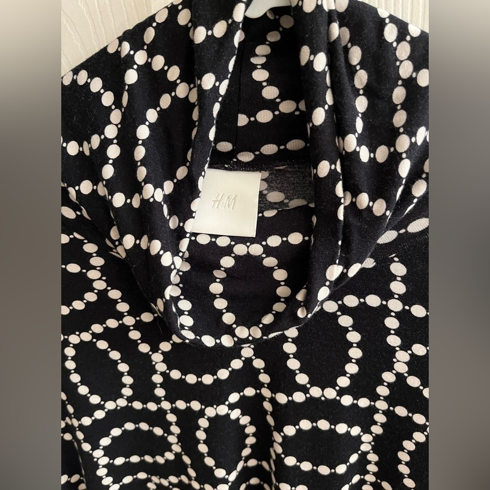 H&M~GEO TURTLENECK~XL - Picture 7 of 9
